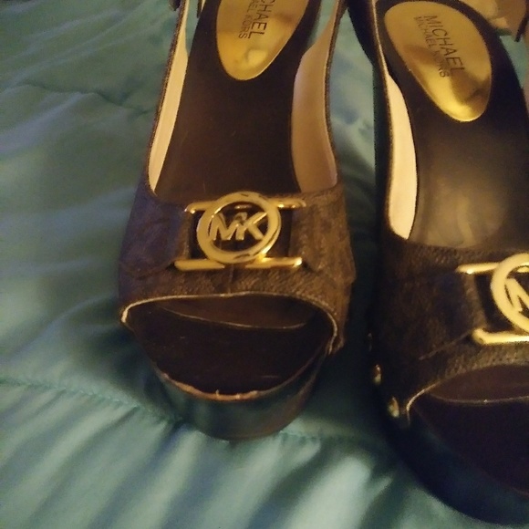 Michael KORS heels - Picture 2 of 4